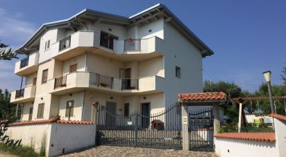 Casale 16 locali di 545 m² in Città Sant'Angelo (65013)