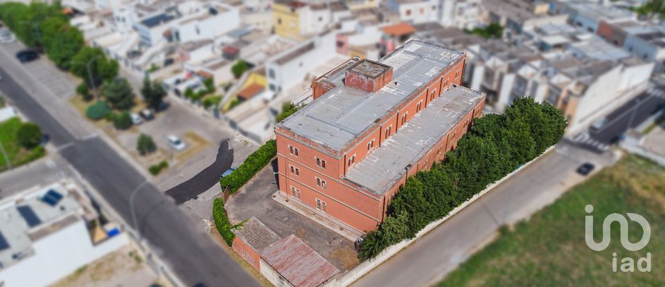 Building of 2,500 m² in Arnesano (73010)