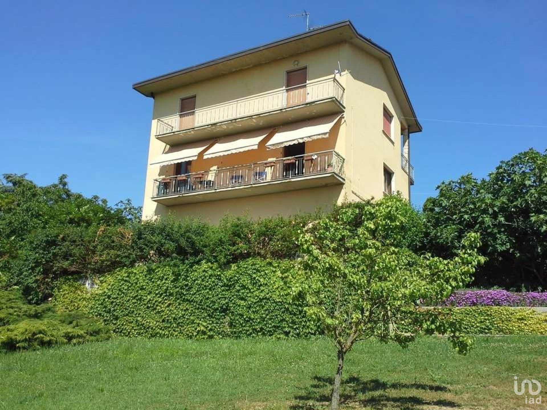 Casa indipendente 15 locali di 236 m² in Santa Maria della Versa