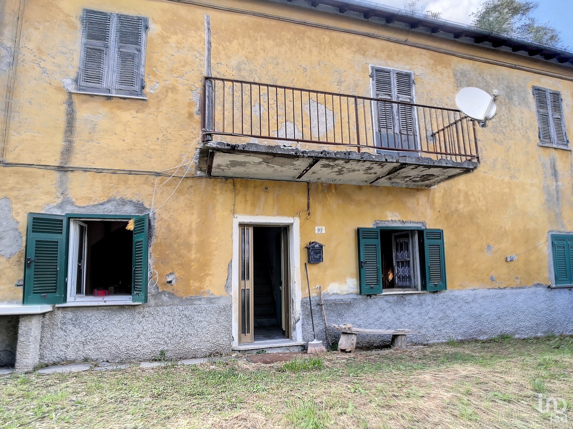 Casa 9 locali di 180 m² in Varese Ligure
