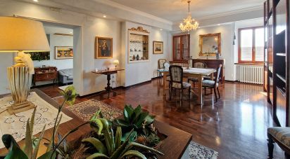 Casa indipendente 11 locali di 470 m² in Montegranaro (63812)