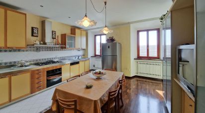 Casa indipendente 11 locali di 470 m² in Montegranaro (63812)