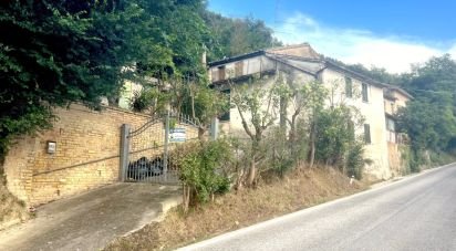 Abitazione 6 locali di 90 m² in Pollenza (62010)