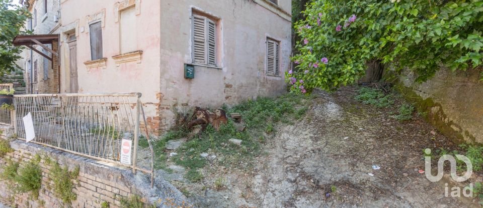 Abitazione 6 locali di 90 m² in Pollenza (62010)