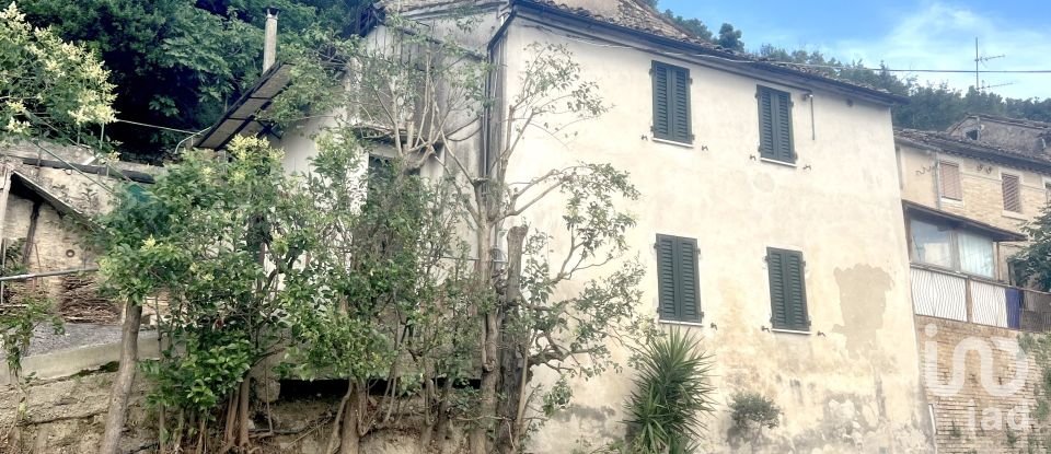 Mansion 8 rooms of 172 m² in Pollenza (62010)