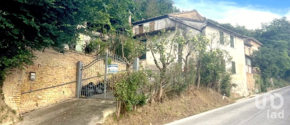 Mansion 8 rooms of 172 m² in Pollenza (62010)