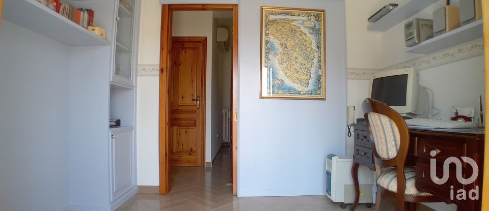 Town house 11 rooms of 229 m² in Poggiardo (73037)