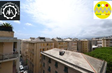 Apartment 7 rooms of 132 m² in Genova (16153)