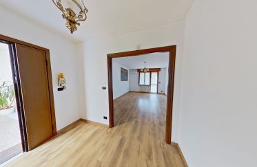 Apartment 8 rooms of 126 m² in Genova (16157)