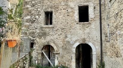 Rustico 4 locali di 89 m² in Introdacqua (67030)