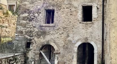 Rustico 4 locali di 89 m² in Introdacqua (67030)