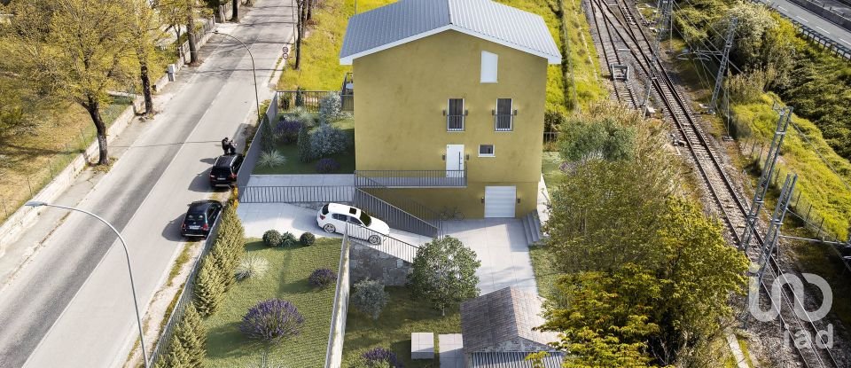 Casa indipendente 14 locali di 270 m² in Rosora (60030)