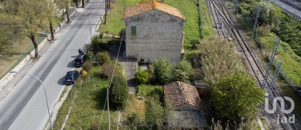 Townhouse 14 rooms of 270 m² in Rosora (60030)