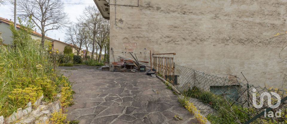 Townhouse 14 rooms of 270 m² in Rosora (60030)