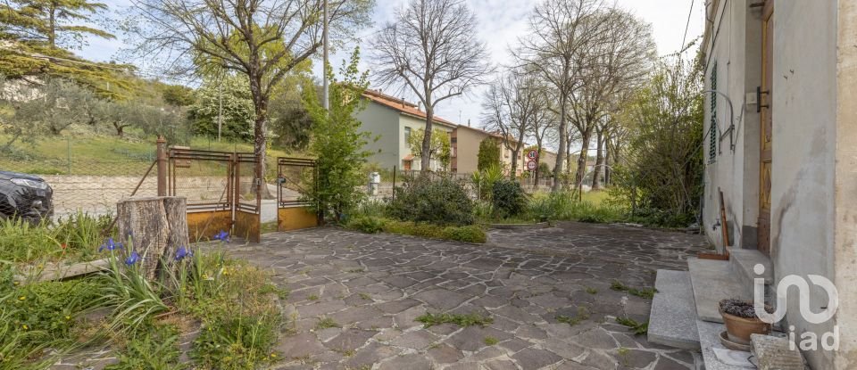 Townhouse 14 rooms of 270 m² in Rosora (60030)