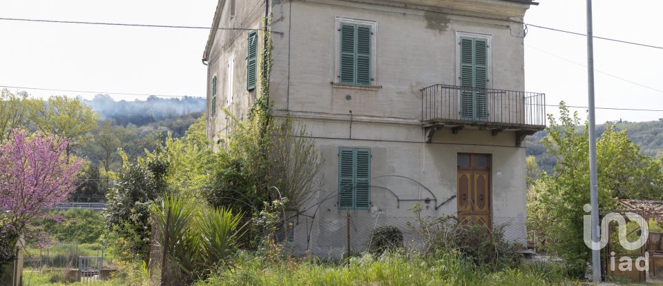 Townhouse 14 rooms of 270 m² in Rosora (60030)