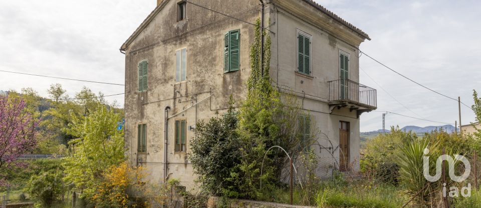 Townhouse 14 rooms of 270 m² in Rosora (60030)