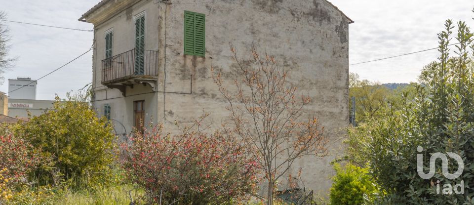 Townhouse 14 rooms of 270 m² in Rosora (60030)