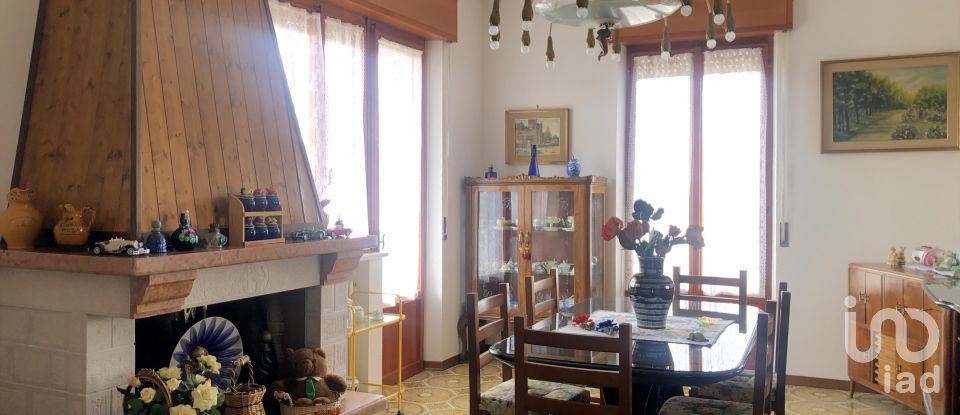 Casa indipendente 10 locali di 260 m² in Monte Cerignone (61010)