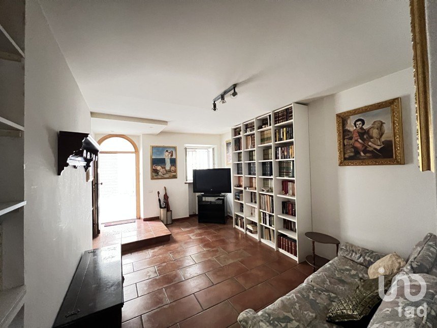Village house 9 rooms of 150 m² in Monte San Pietrangeli (63816)