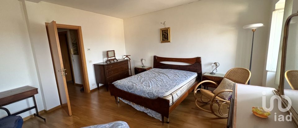 Village house 9 rooms of 150 m² in Monte San Pietrangeli (63816)