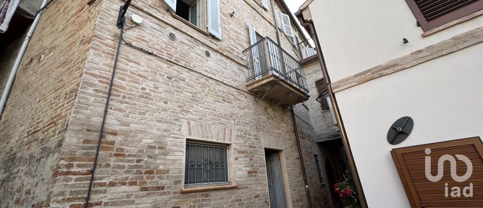 Village house 9 rooms of 150 m² in Monte San Pietrangeli (63816)