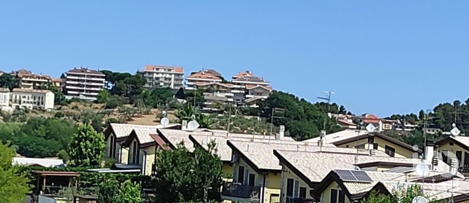 Villa Bifamiliare 5 locali di 70 m² in Montesilvano (65015)