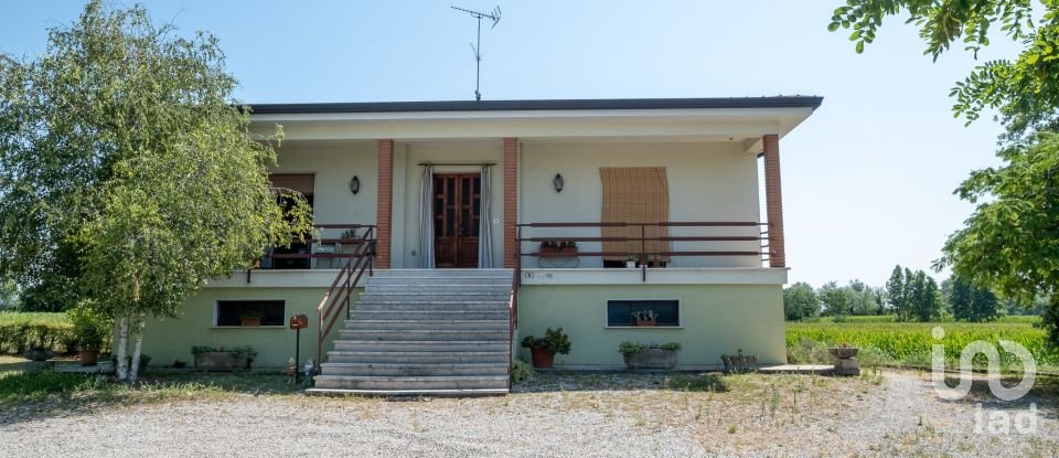 Casa indipendente 8 locali di 384 m² in Medole (46046)