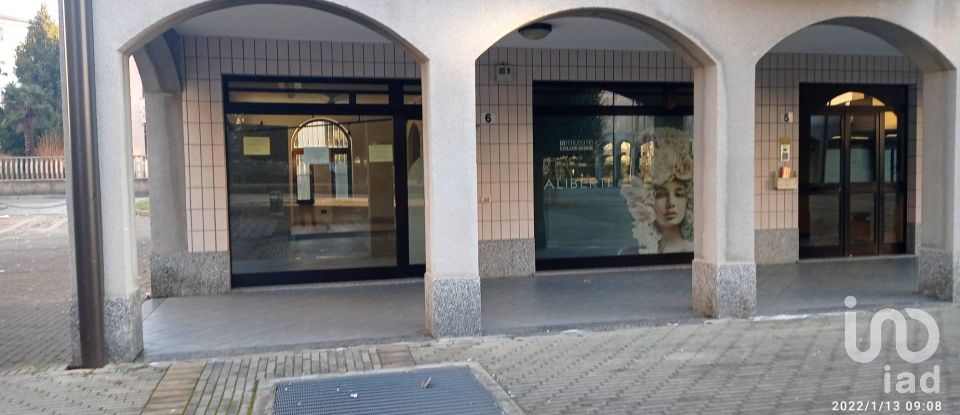Shop / premises commercial of 63 m² in Nova Milanese (20834)