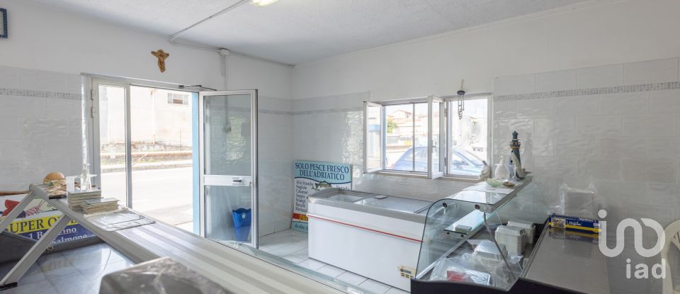 Shop / premises commercial of 72 m² in Osimo (60027)