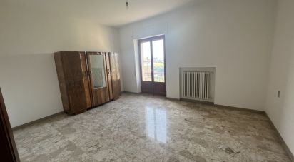 Building 8 rooms of 100 m² in Servigliano (63839)