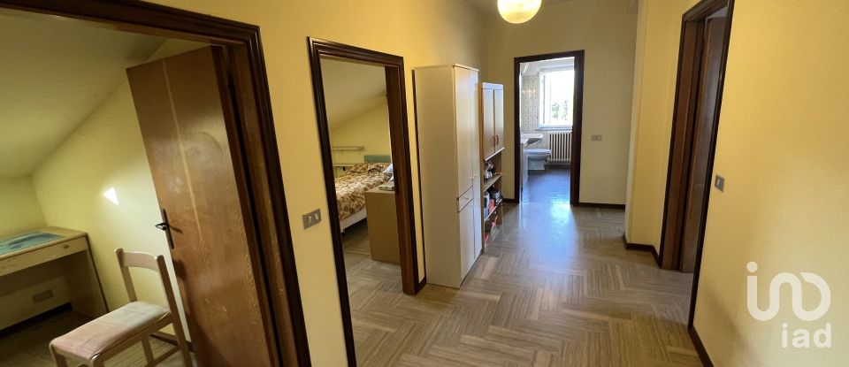 Palazzo / Stabile 8 locali di 100 m² a Servigliano (63839)