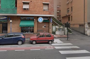 Negozio / locale commerciale di 52 m² in Genova (16162)