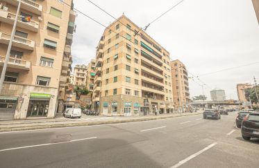 Apartment 7 rooms of 115 m² in Genova (16149)