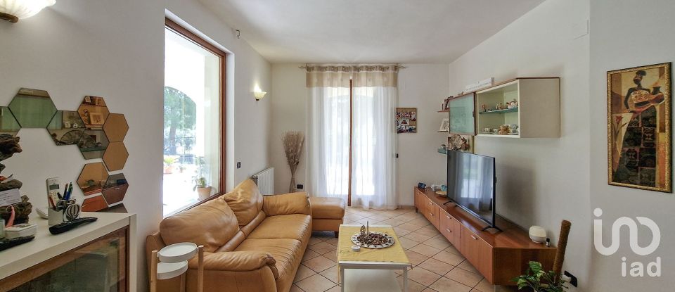 Villa Bifamiliare 15 locali di 425 m² in Sant'Elpidio a Mare (63811)