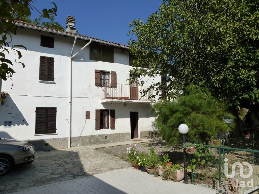 Casa indipendente 8 locali di 178 m² in Cassine (15016)