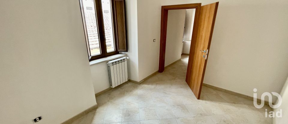 Casa di paese 6 locali di 90 m² in Corfinio (67030)