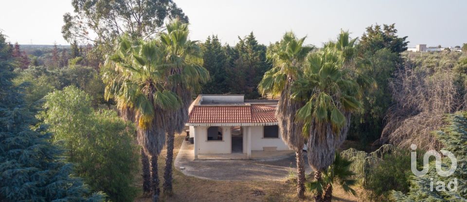 Villa 10 locali di 350 m² in Mesagne (72023)