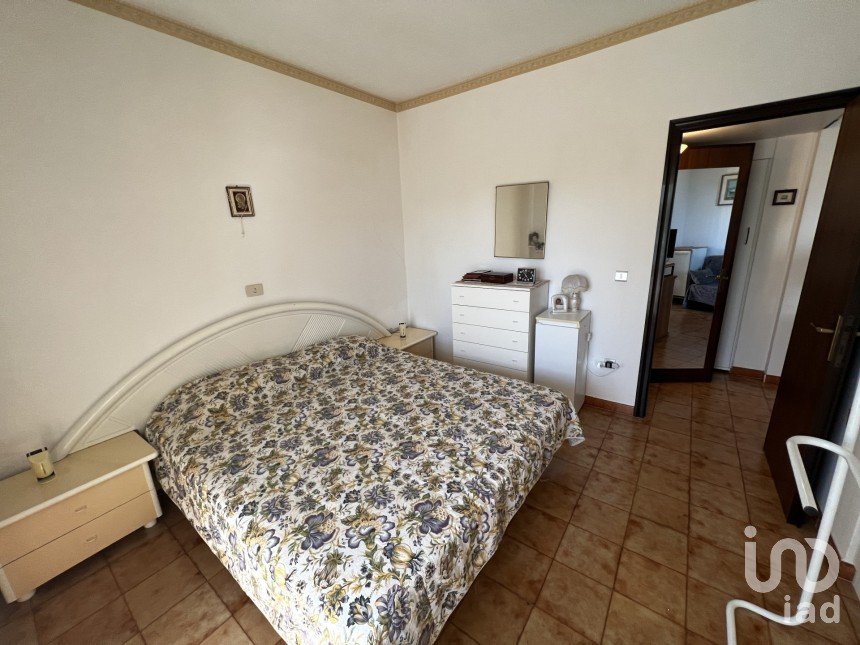 Building 1 room of 45 m² in Fermo (63900)
