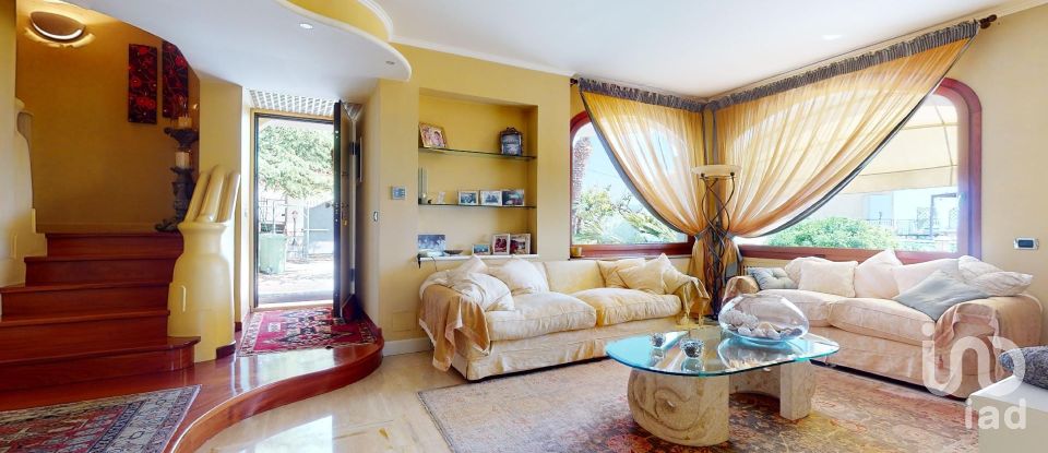 House 5 rooms of 280 m² in Sanremo (18038)