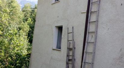 Rifugio 10 locali di 118 m² in Castelli (64041)