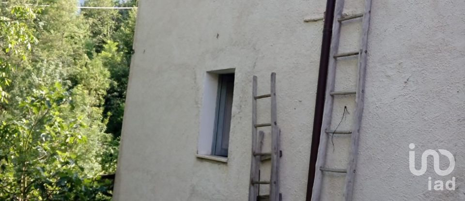 Lodge 10 rooms of 118 m² in Castelli (64041)