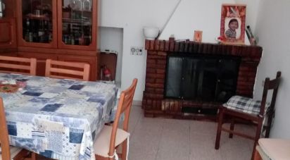 Rifugio 10 locali di 118 m² in Castelli (64041)