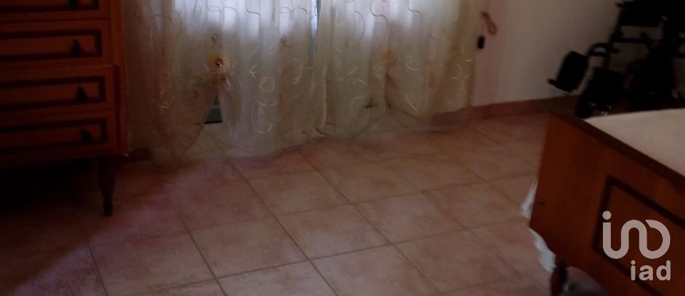 Lodge 10 rooms of 118 m² in Castelli (64041)