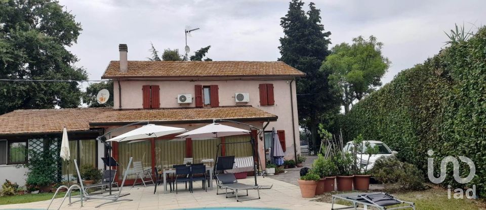 Casa indipendente 5 locali di 182 m² in San Costanzo (61039)