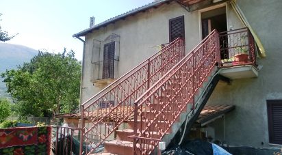 Villa Bifamiliare 7 locali di 182 m² a Bugnara (67030)