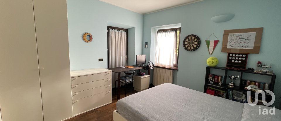 Farm 8 rooms of 250 m² in Monte Urano (63813)