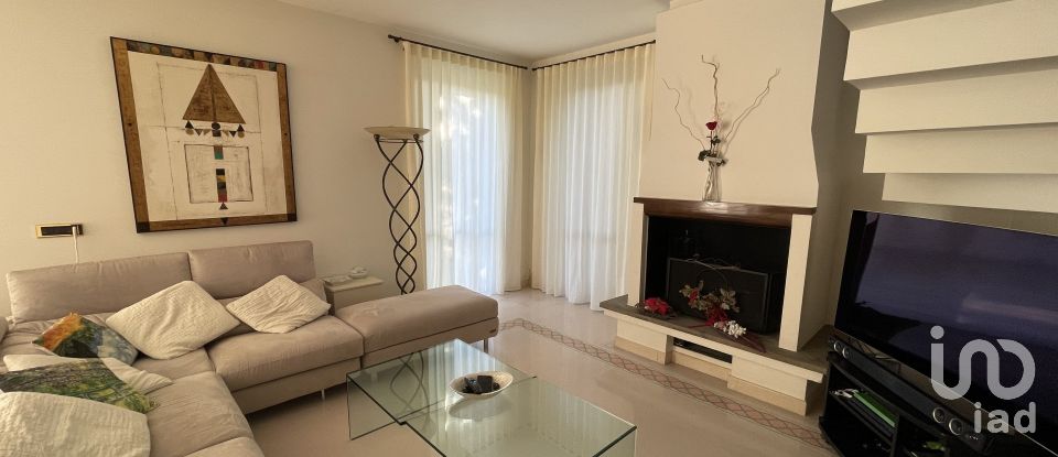 Farm 8 rooms of 250 m² in Monte Urano (63813)