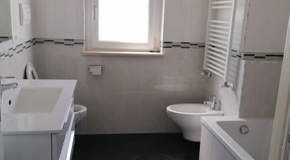 Casale 16 locali di 545 m² in Città Sant'Angelo (65013)