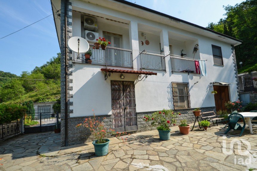 Casa indipendente 9 locali di 230 m² in Cengio (17056)